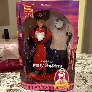 Lot - Disney Exclusive Mary Poppins and Holiday Princess Belle